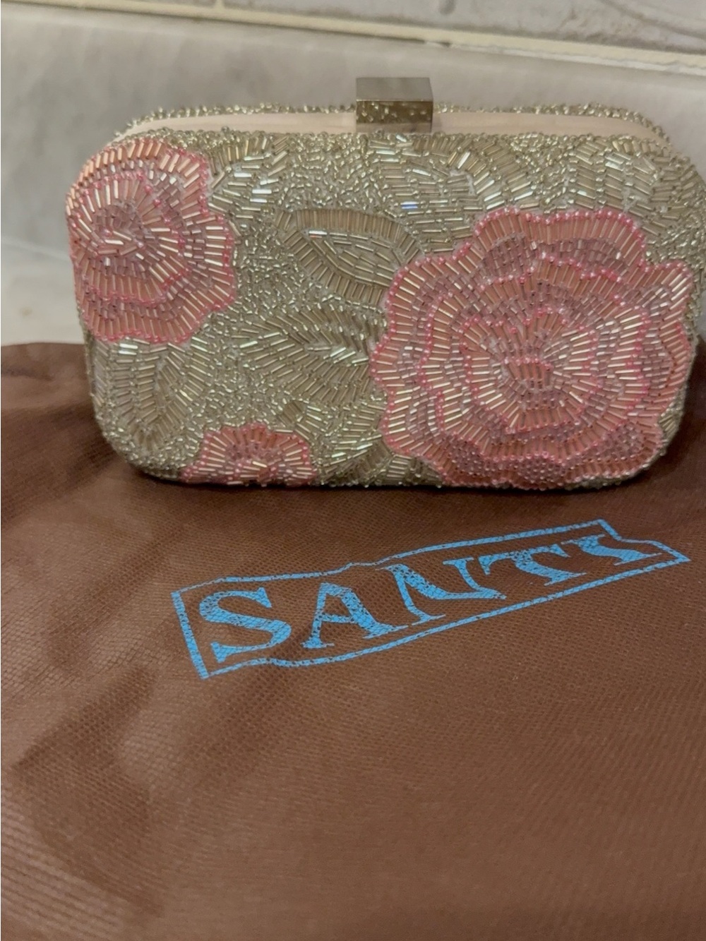 Santi Beaded Floral Clutch in Silver & Pink — NWT 🌸✨ - Picture 3 of 12